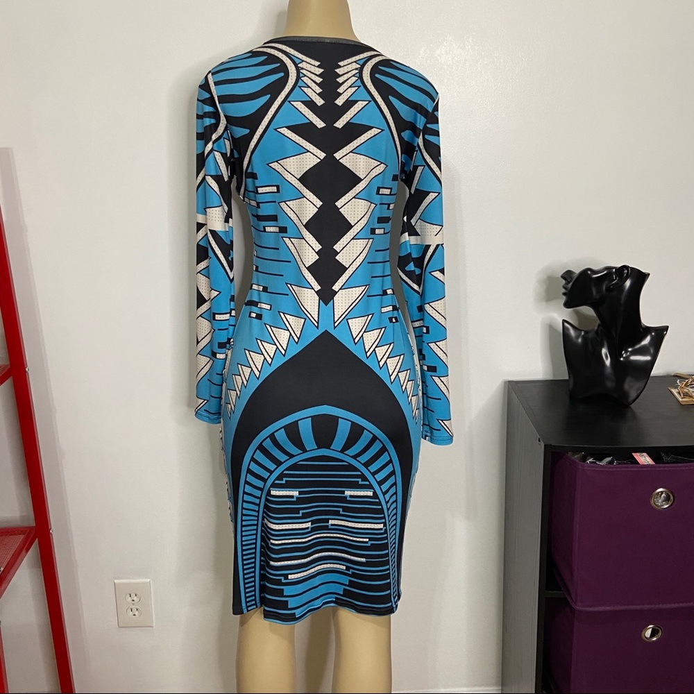Dress - Picture 3 of 3